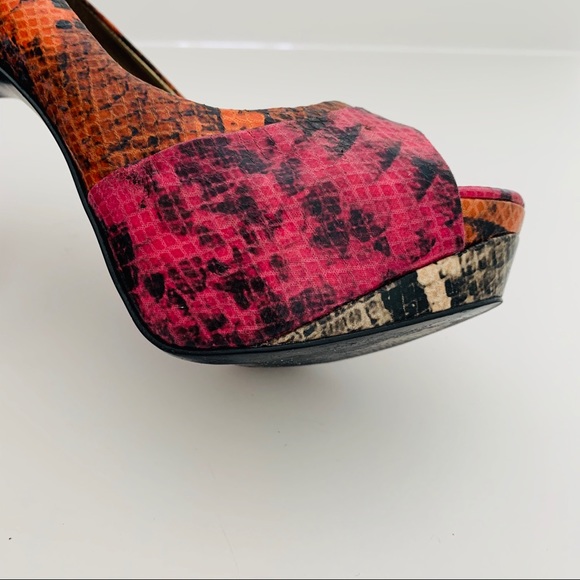 Guess women’s shoes - Picture 5 of 11